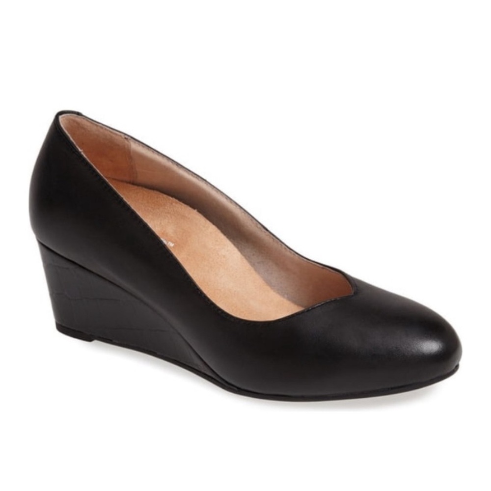 Sz9 Classic Black Wedge Pump - Genuine Leather Upper and Lining Dress Shoes